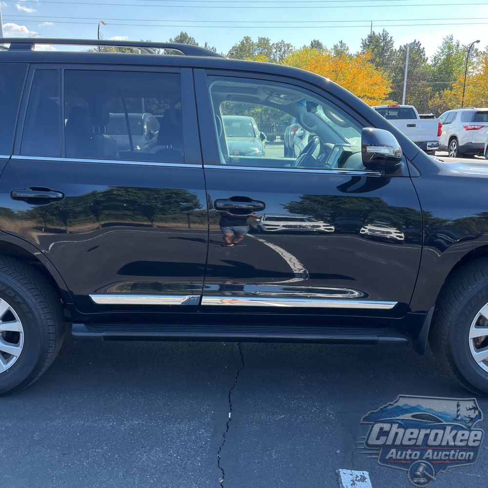 2020 Toyota Land Cruiser Base