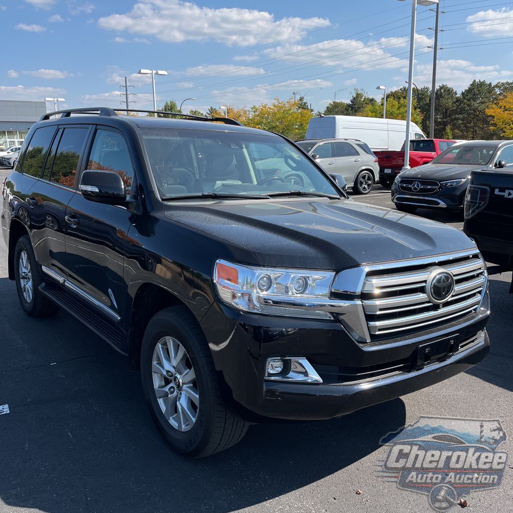 2020 Toyota Land Cruiser Base