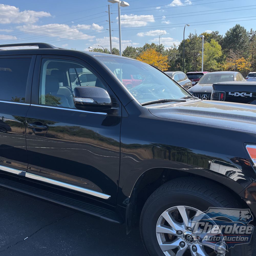2020 Toyota Land Cruiser Base