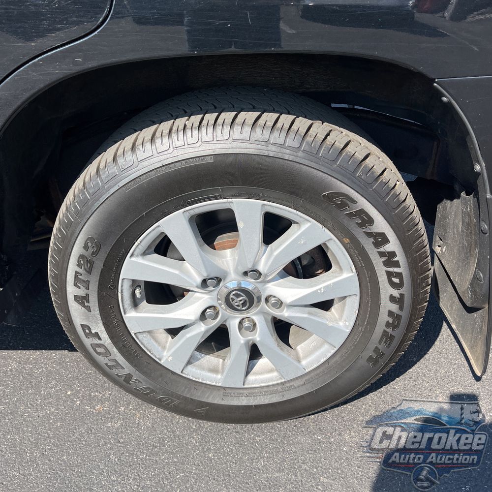 2020 Toyota Land Cruiser Base