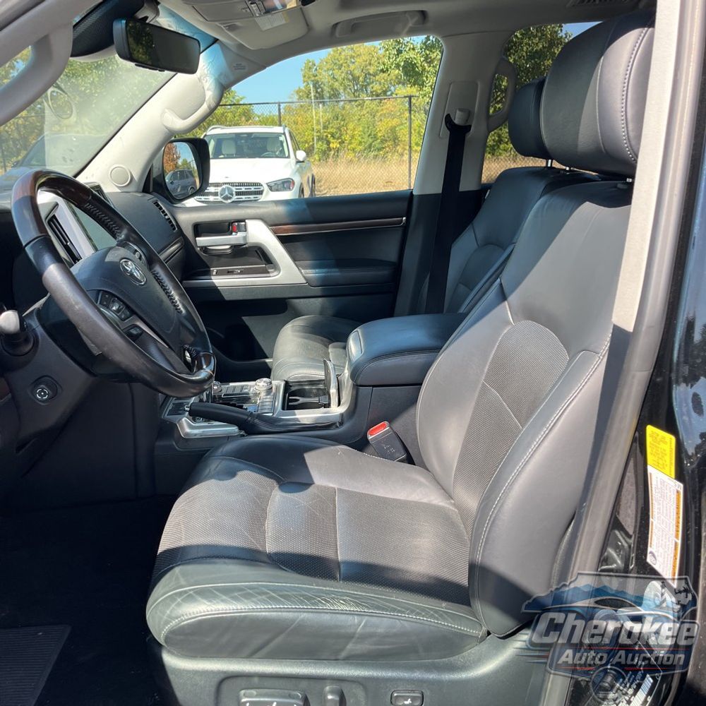 2020 Toyota Land Cruiser Base