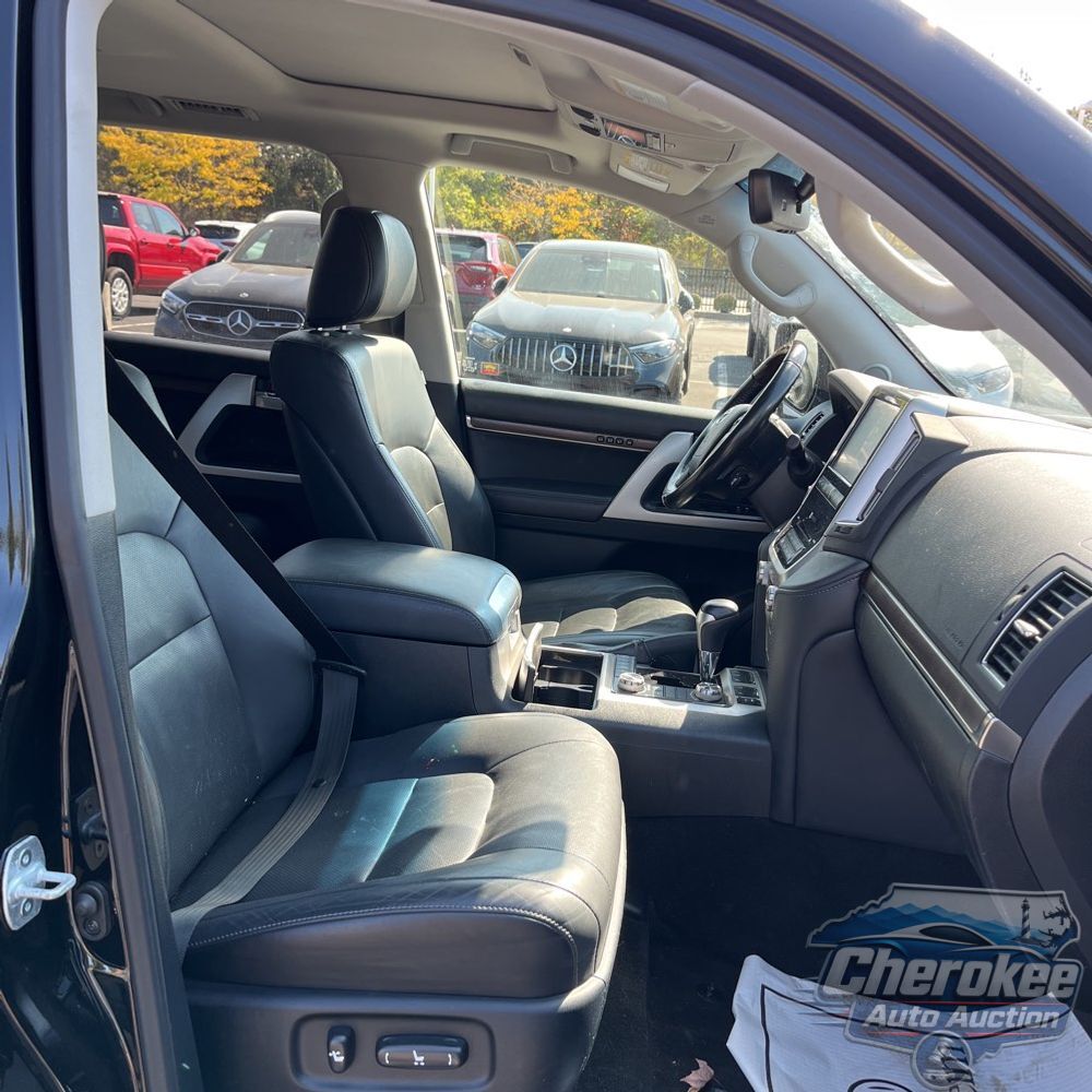 2020 Toyota Land Cruiser Base