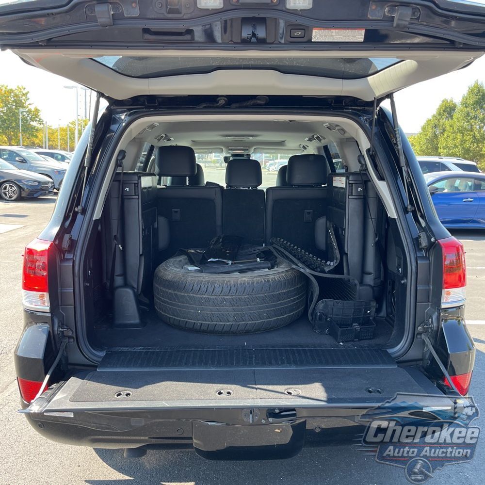 2020 Toyota Land Cruiser Base