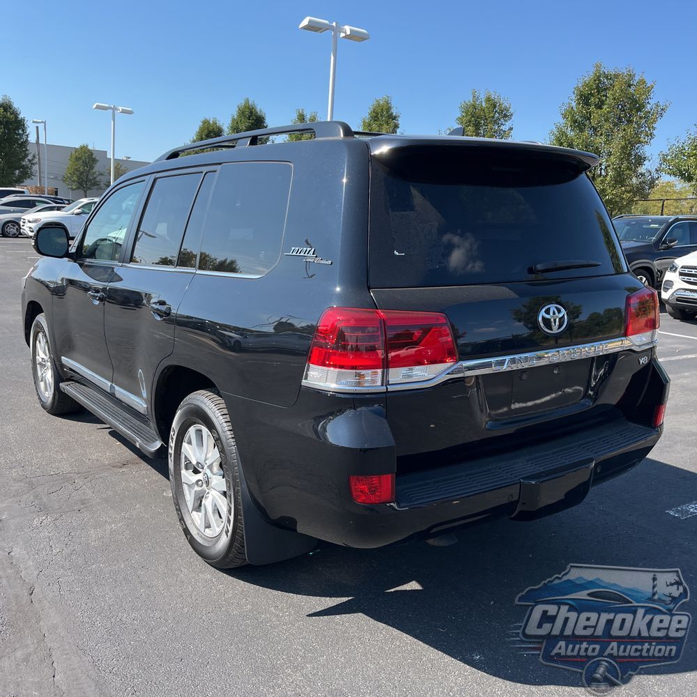 2020 Toyota Land Cruiser Base