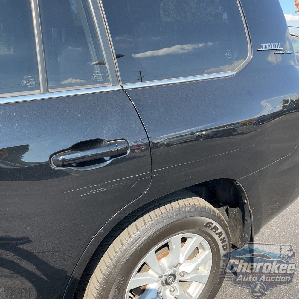 2020 Toyota Land Cruiser Base