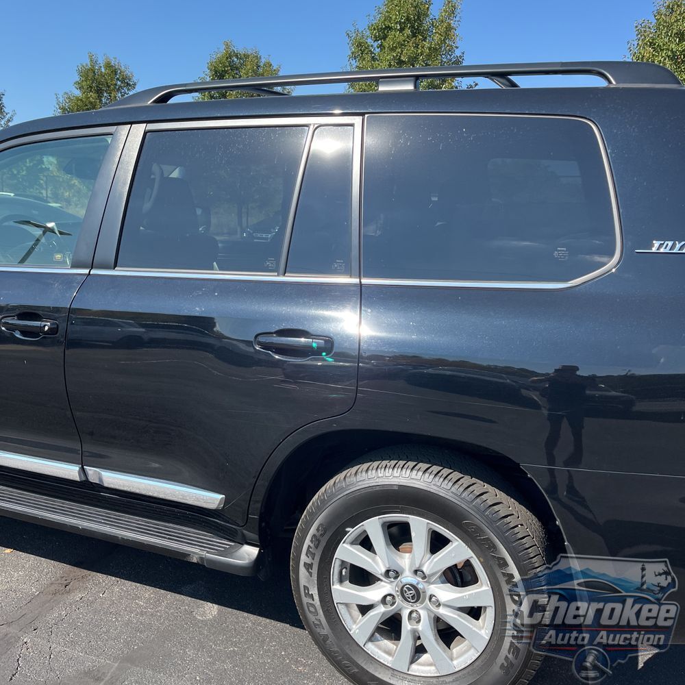 2020 Toyota Land Cruiser Base
