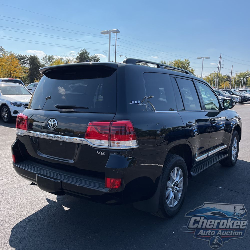 2020 Toyota Land Cruiser Base