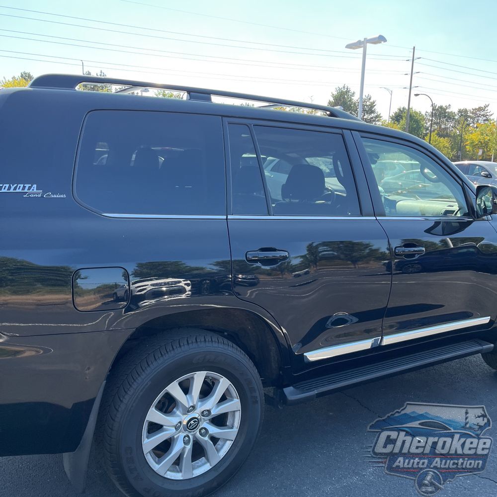 2020 Toyota Land Cruiser Base