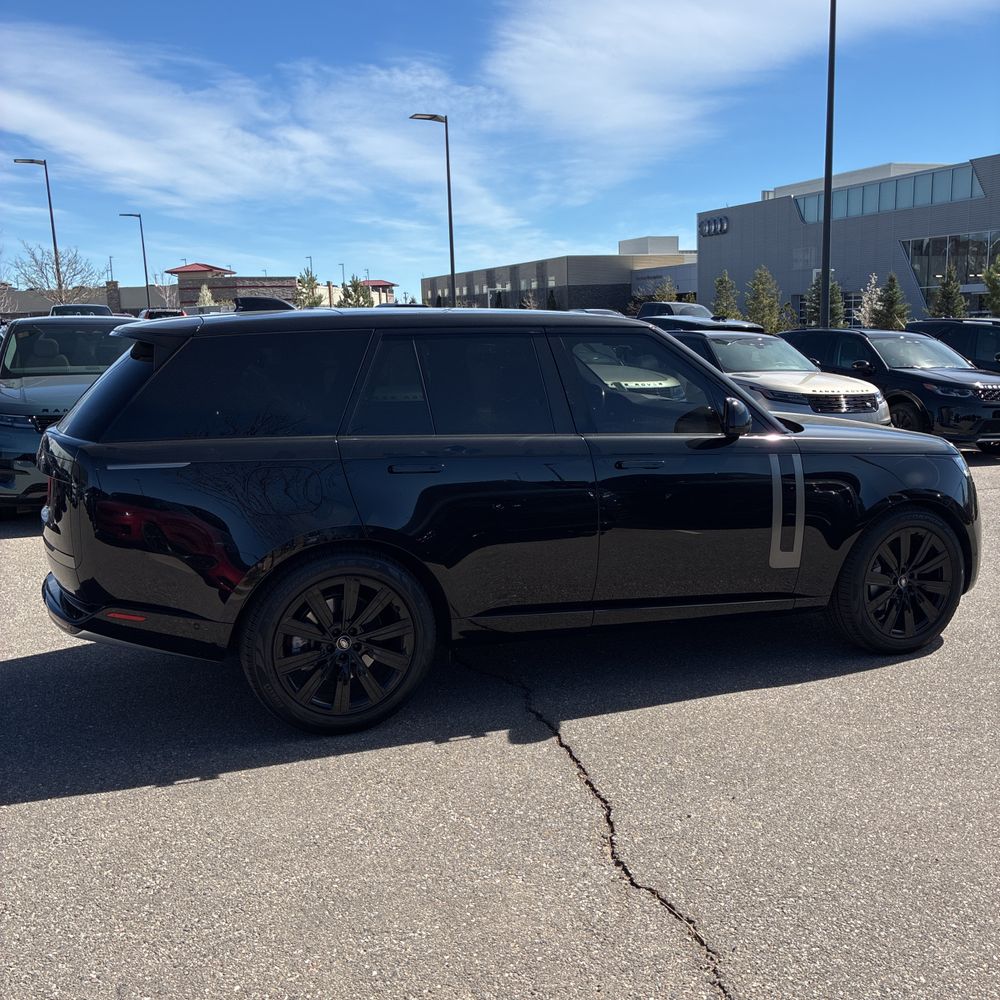 2023 Land Rover Range Rover P530 SE