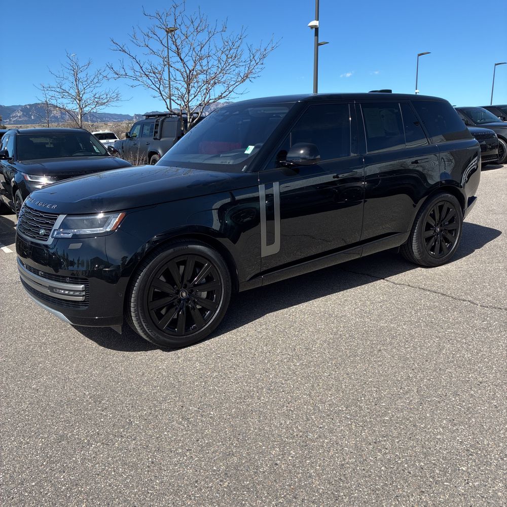 2023 Land Rover Range Rover P530 SE
