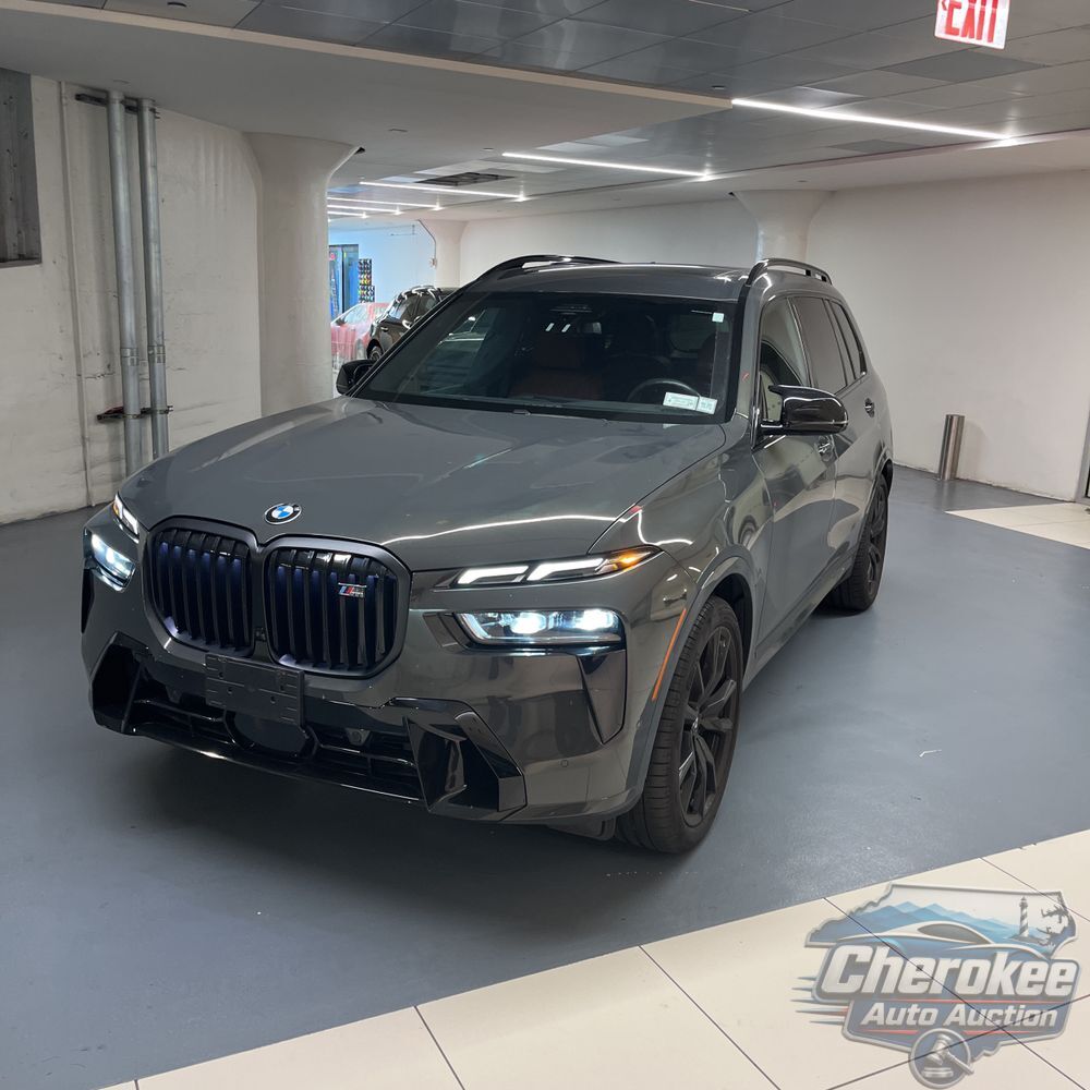 2025 BMW X7 M60i