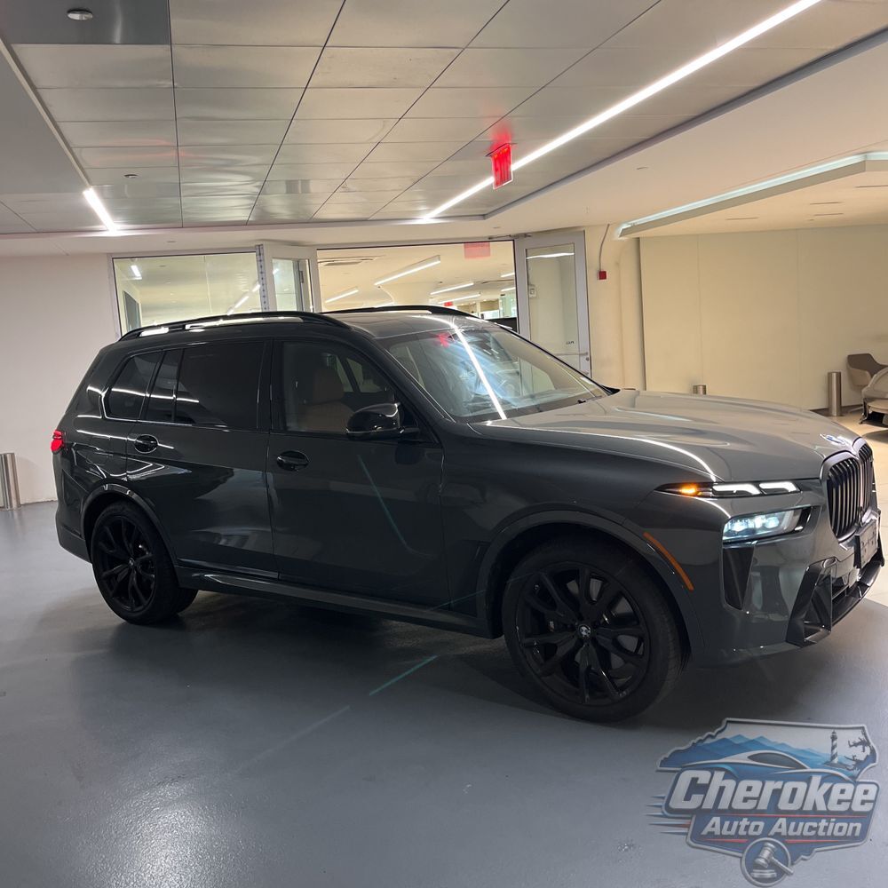 2025 BMW X7 M60i