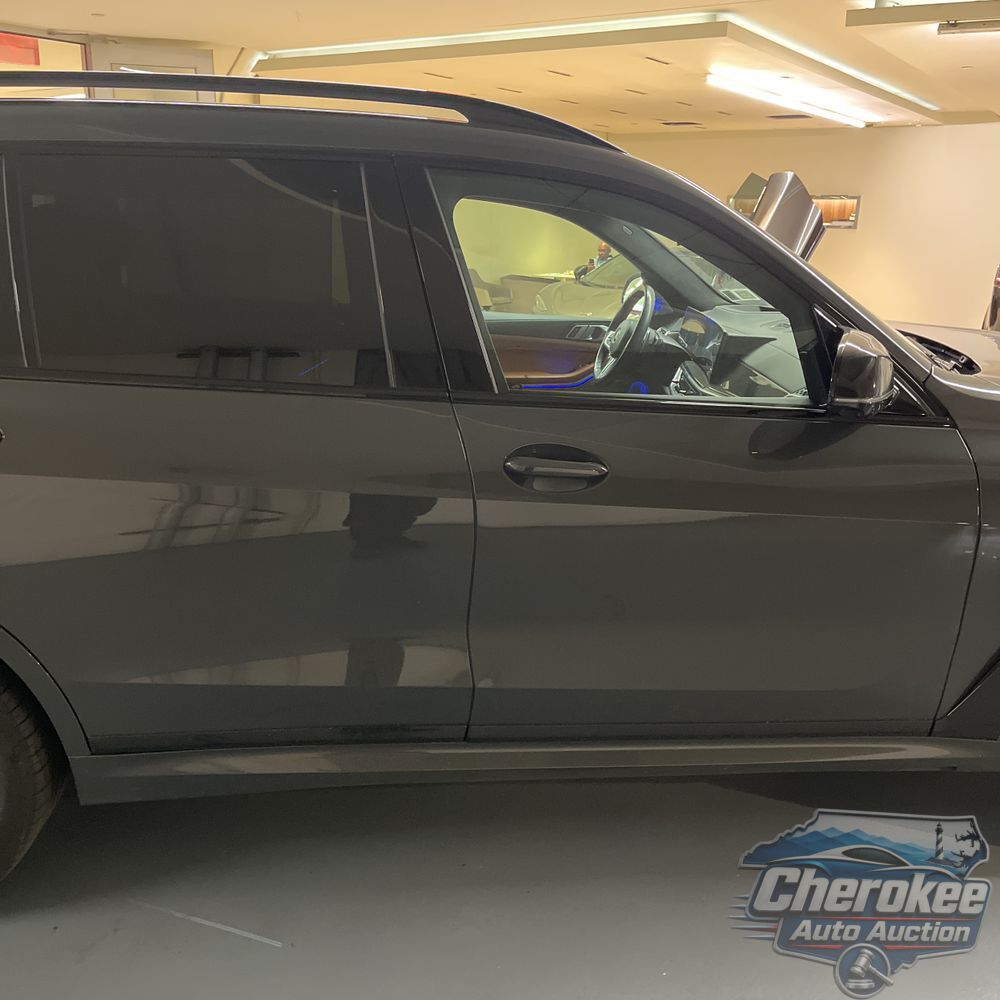 2025 BMW X7 M60i
