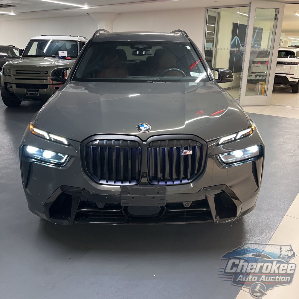 2025 BMW X7 M60i