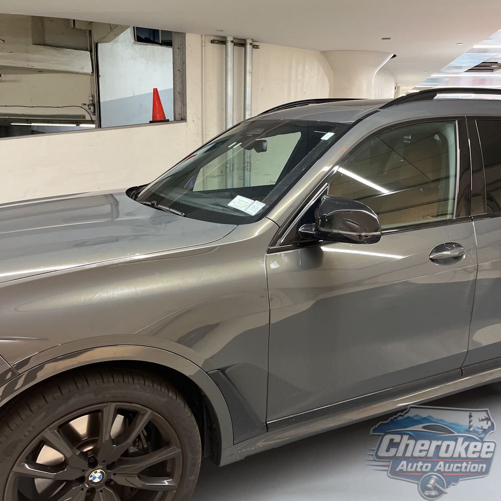 2025 BMW X7 M60i