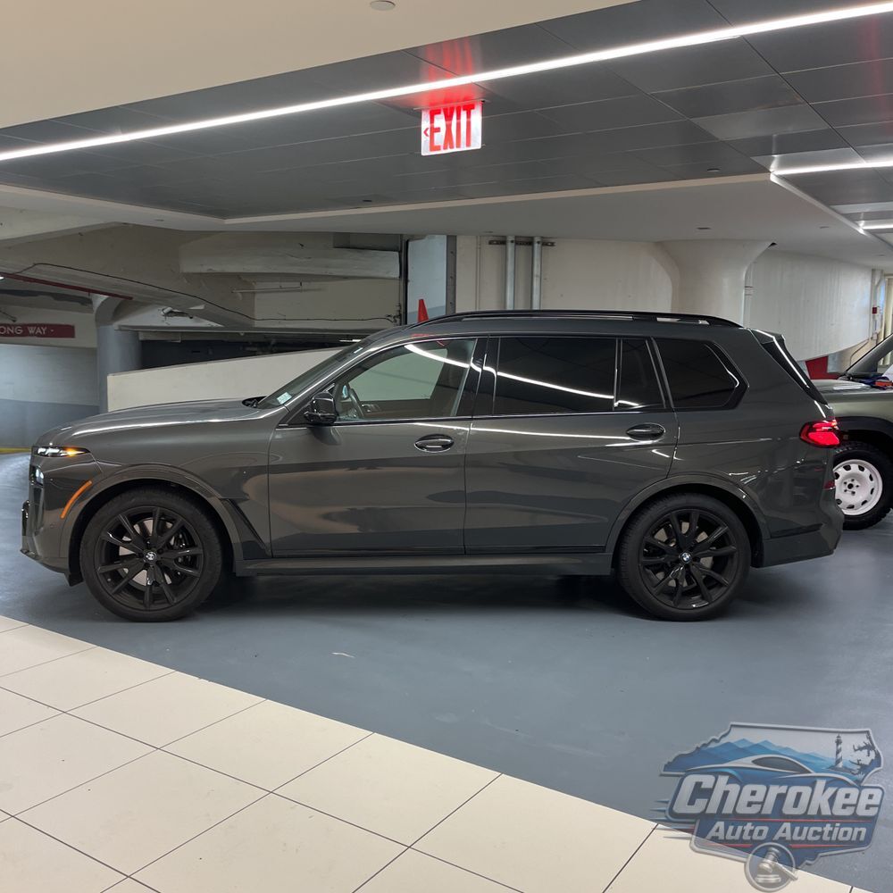 2025 BMW X7 M60i