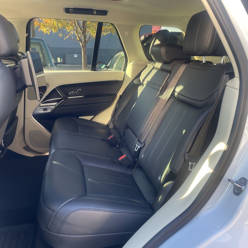 2023 Land Rover Range Rover P530 SE