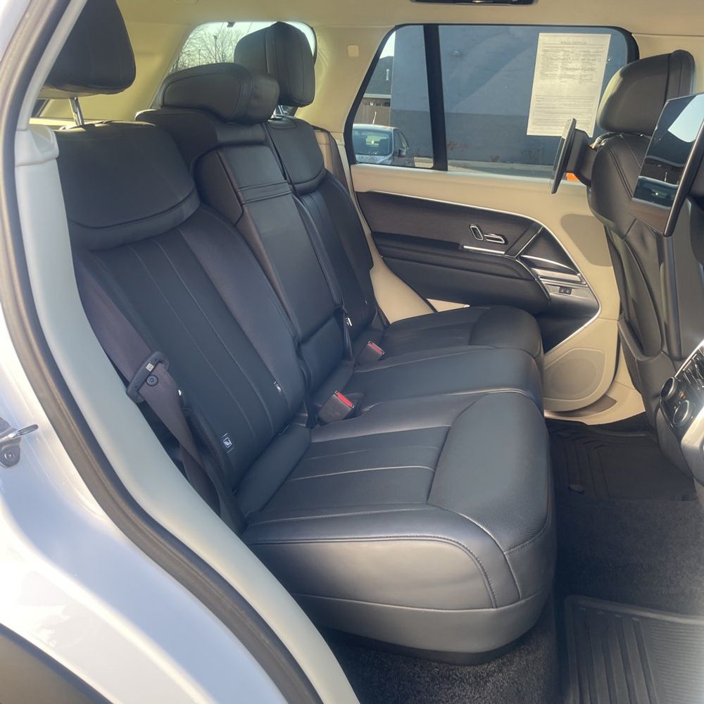 2023 Land Rover Range Rover P530 SE