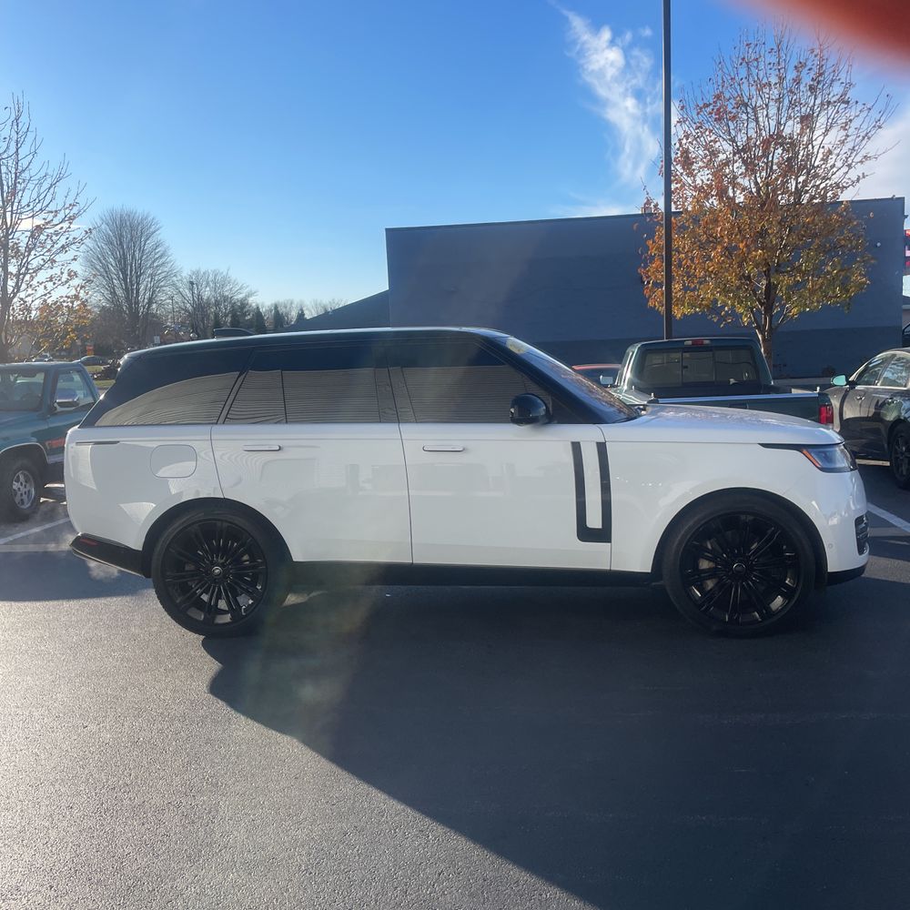 2023 Land Rover Range Rover P530 SE