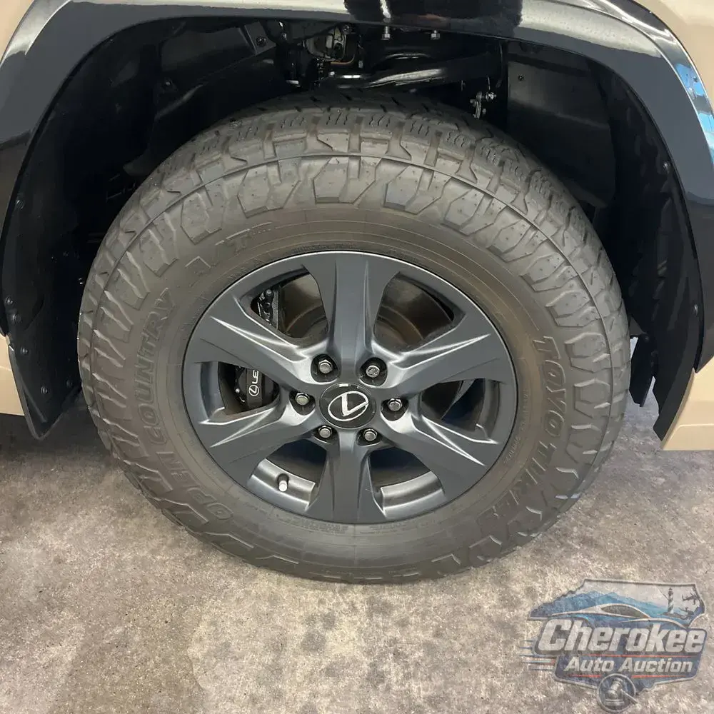 2025 Lexus LX 700h Overtrail