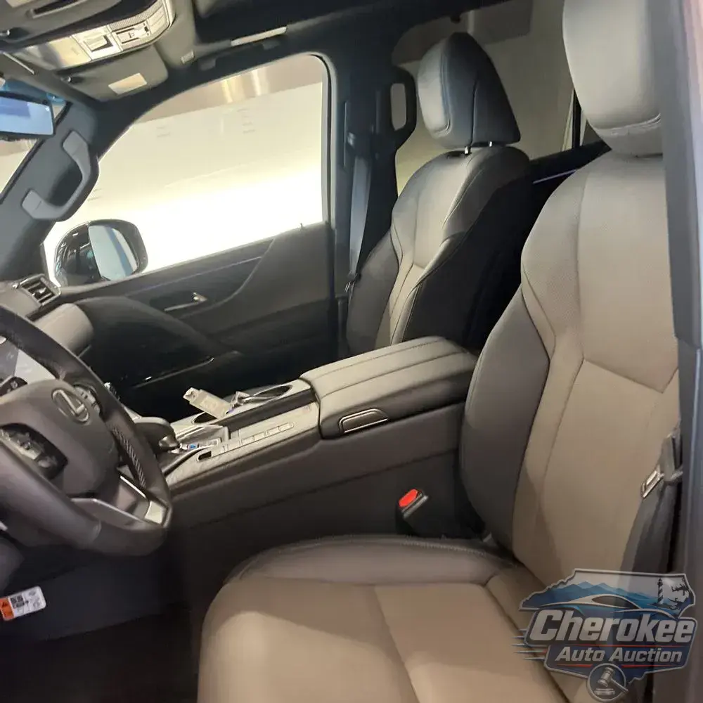 2025 Lexus LX 700h Overtrail