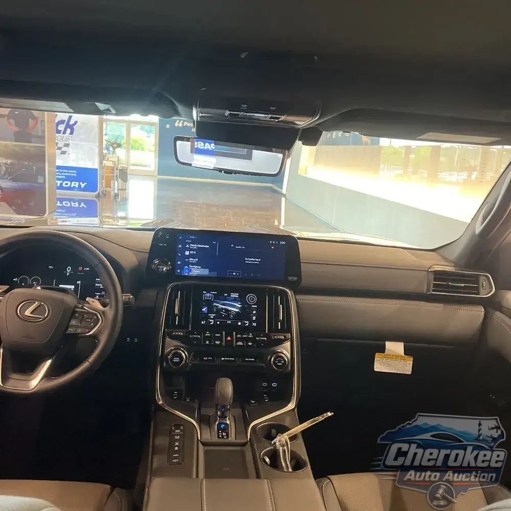 2025 Lexus LX 700h Overtrail
