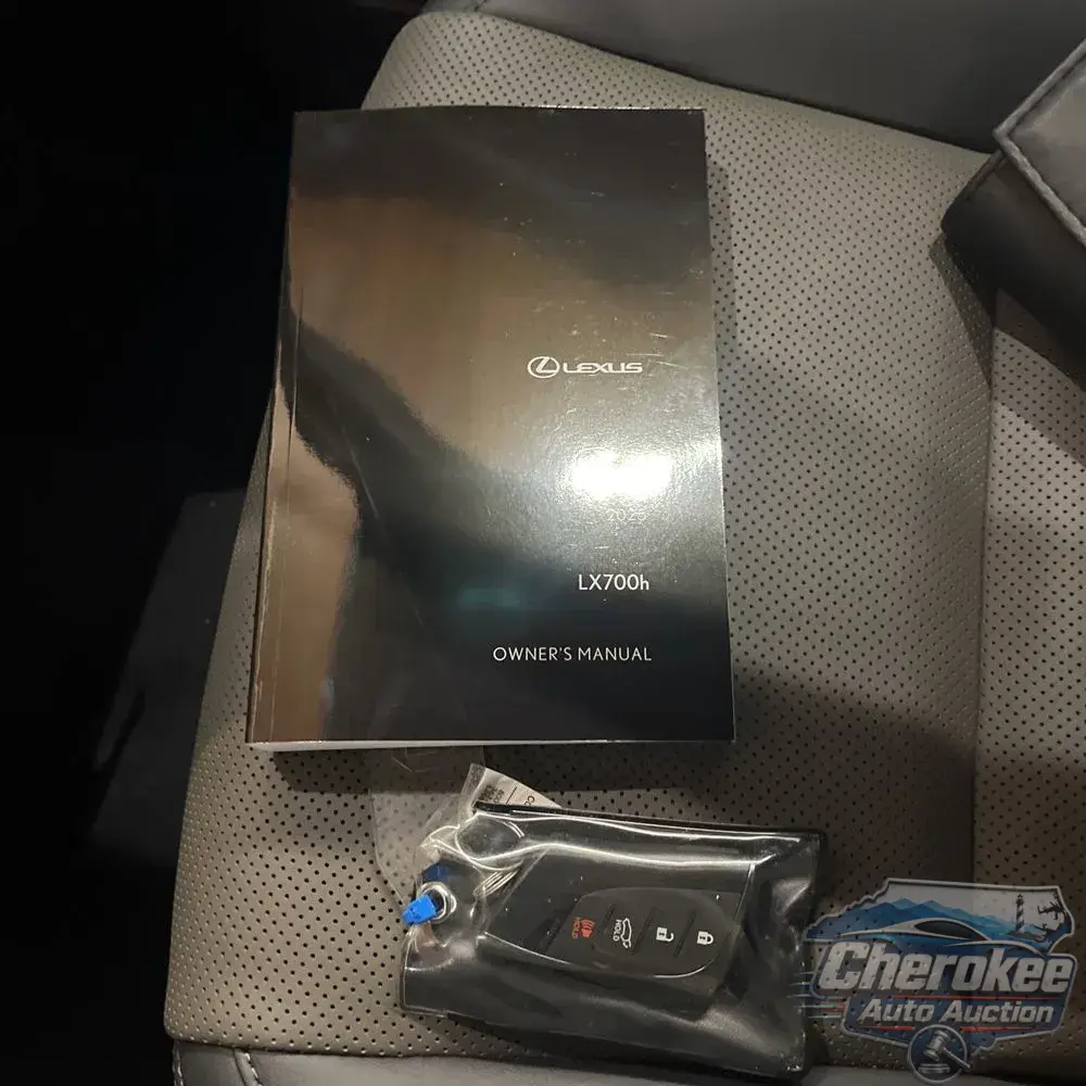 2025 Lexus LX 700h Overtrail