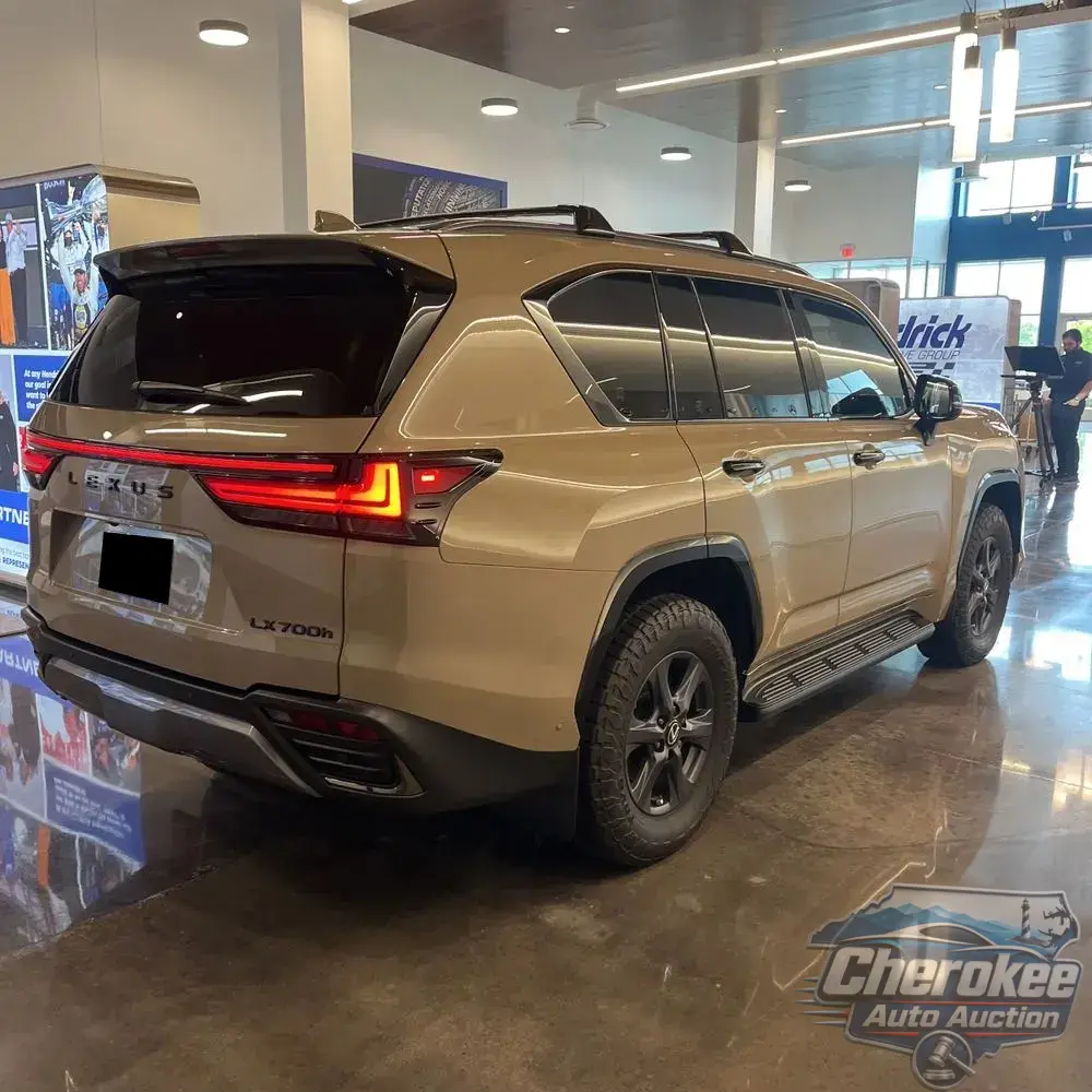 2025 Lexus LX 700h Overtrail