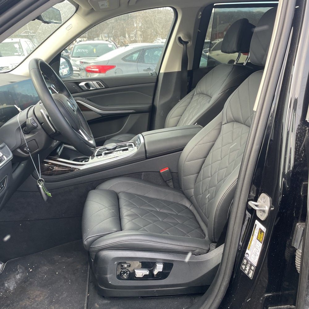 2025 BMW X7 XDrive40i