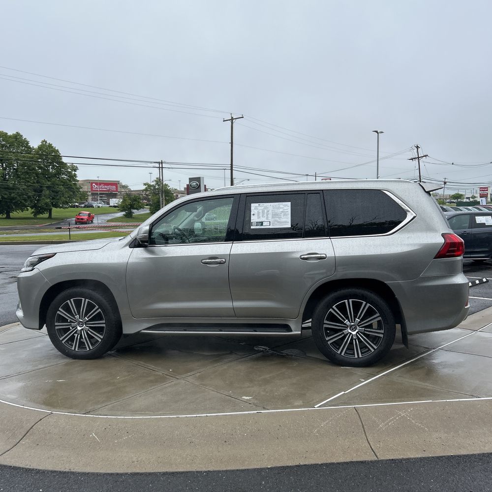 2019 Lexus LX 570 Two-Row