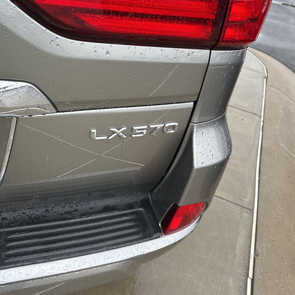 2019 Lexus LX 570 Two-Row