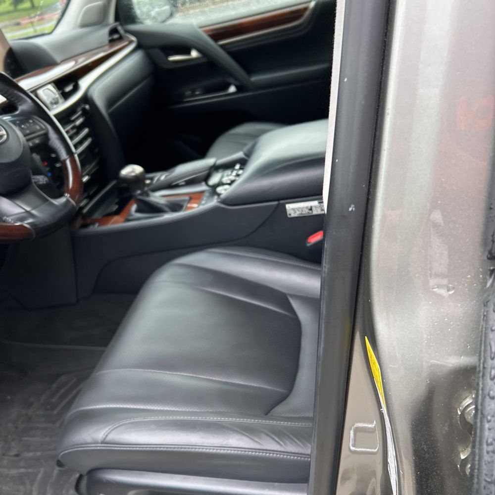 2019 Lexus LX 570 Two-Row