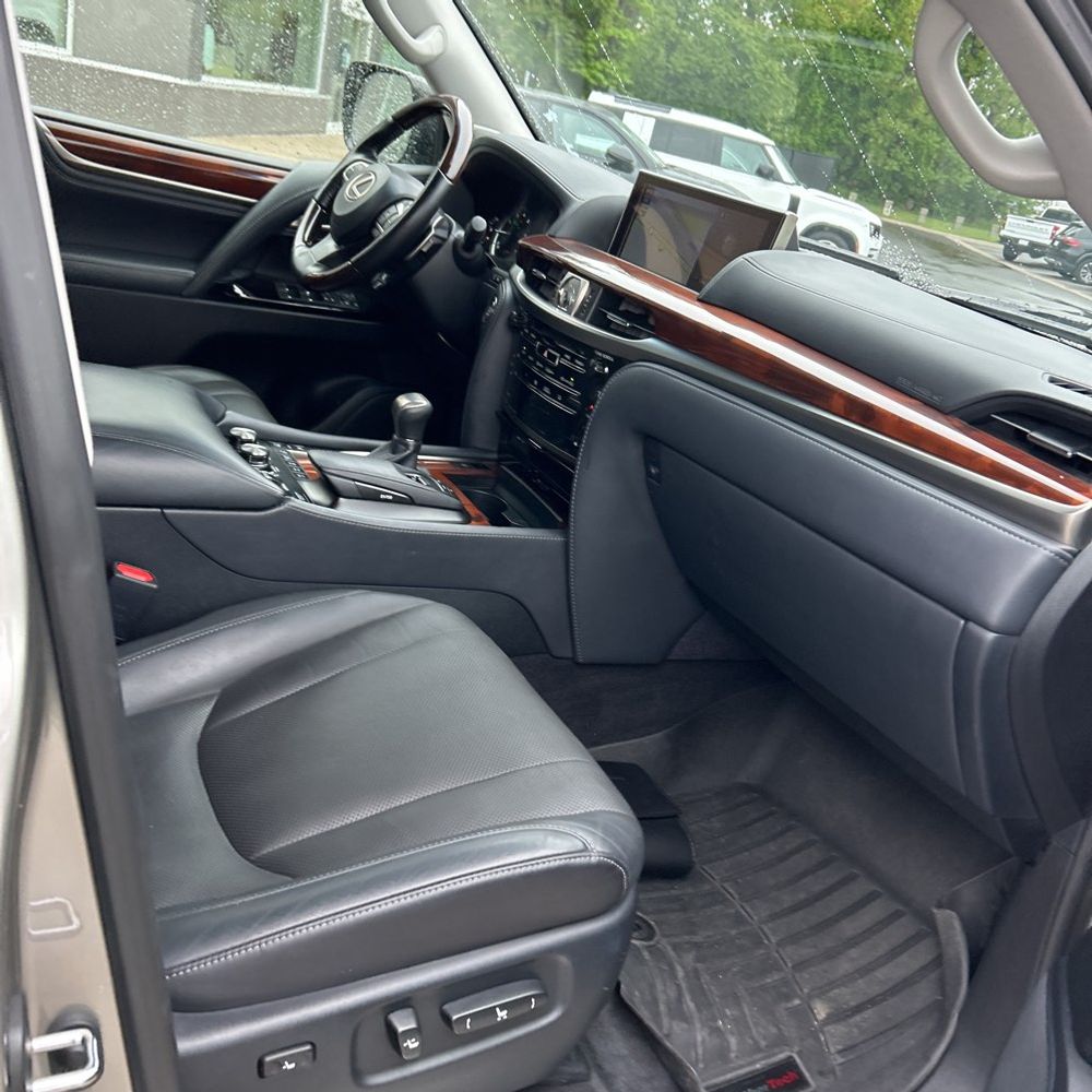 2019 Lexus LX 570 Two-Row