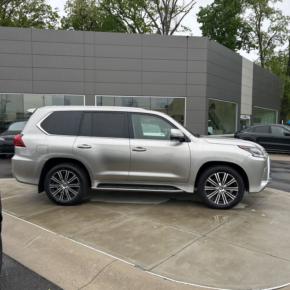 2019 Lexus LX 570 Two-Row