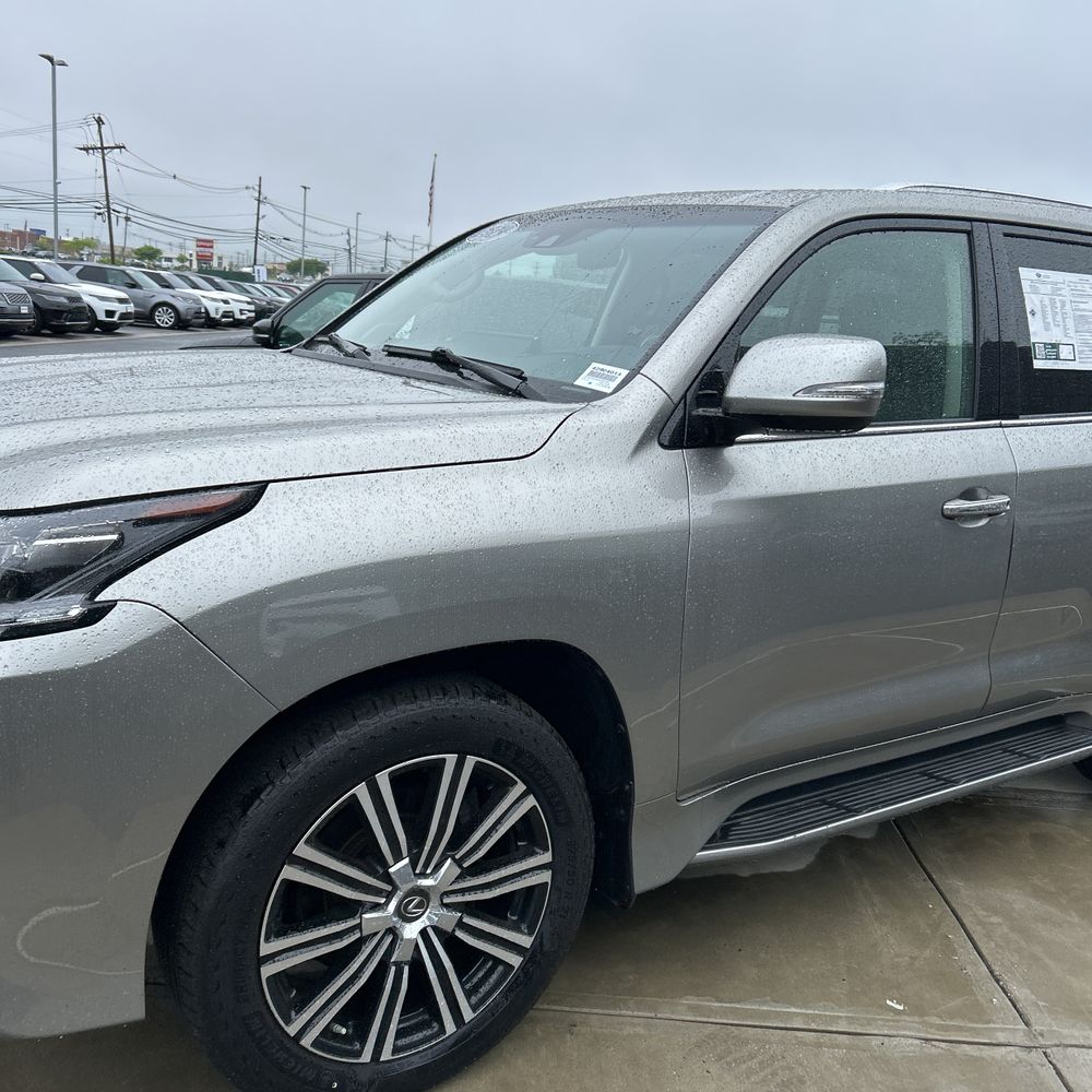 2019 Lexus LX 570 Two-Row