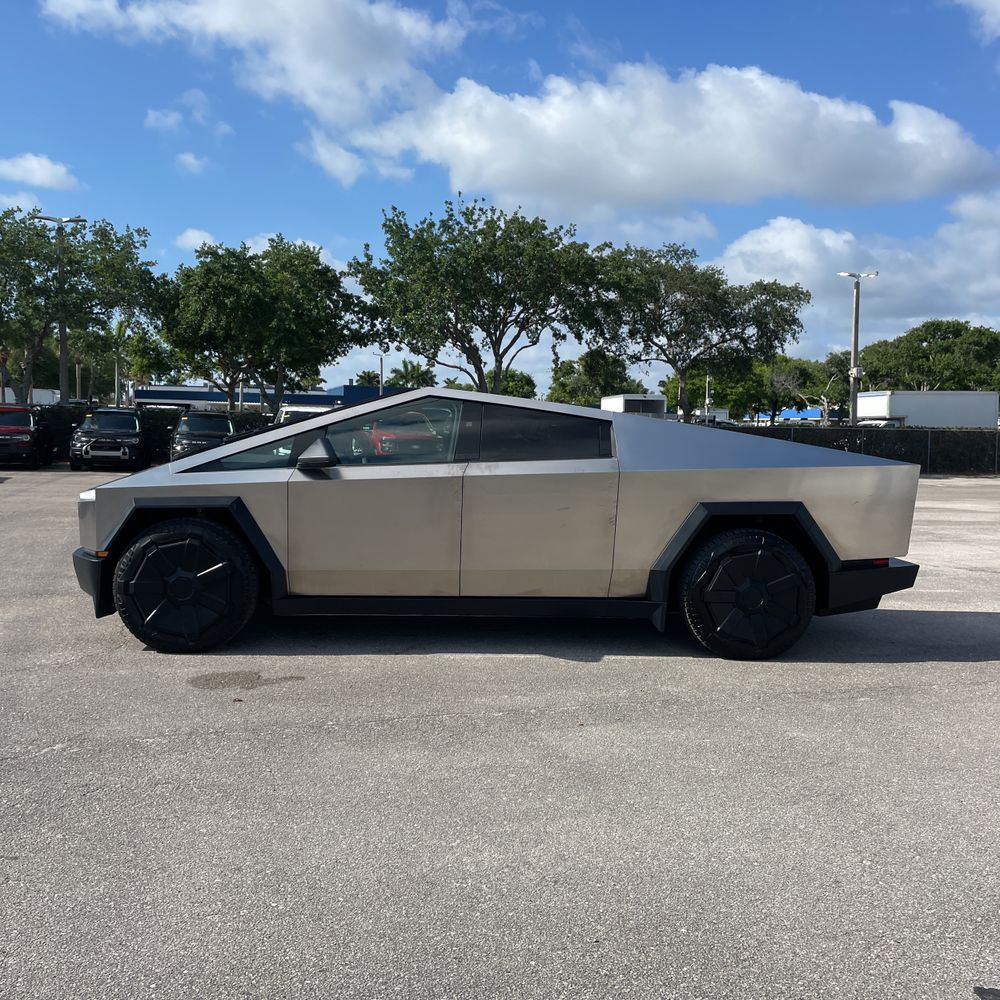 2024 Tesla Cybertruck CyberBeast