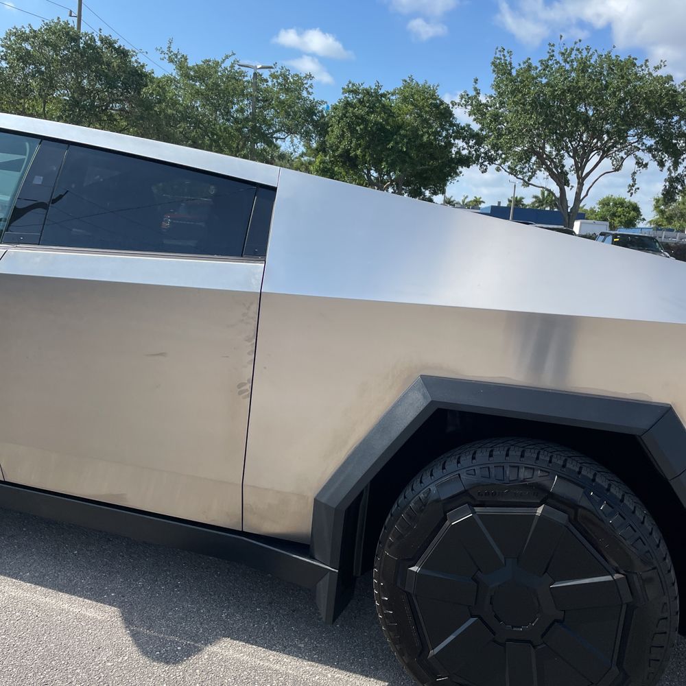 2024 Tesla Cybertruck CyberBeast