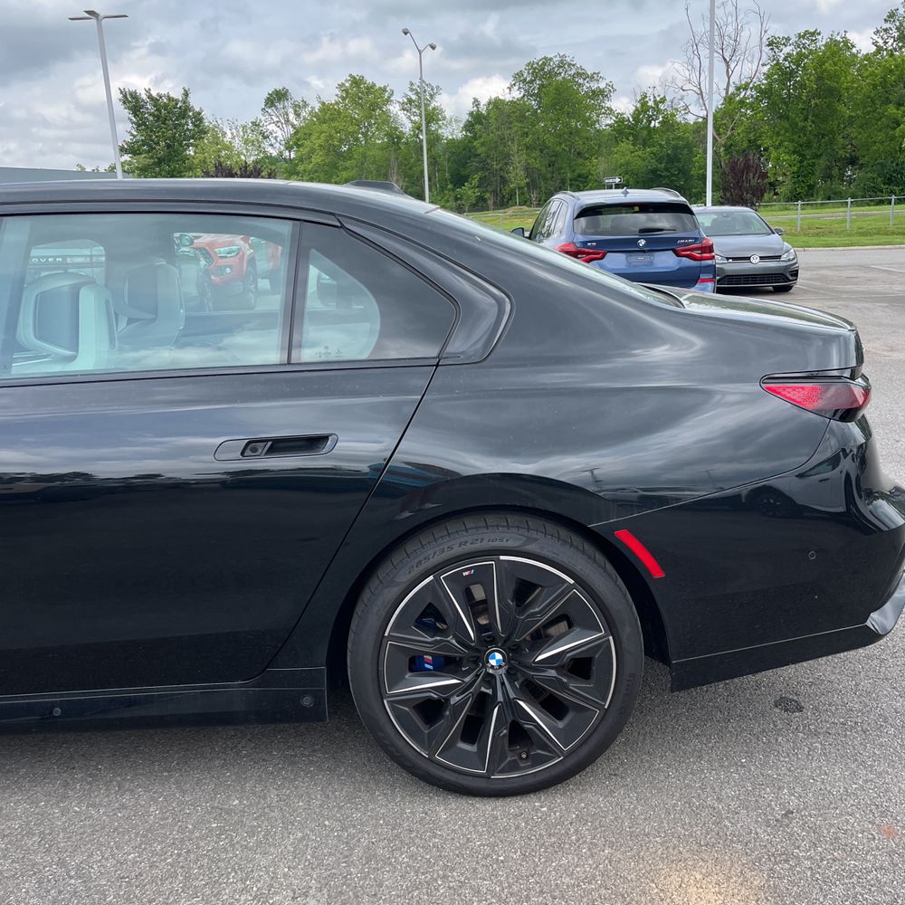 2023 BMW 7-Series 760xi