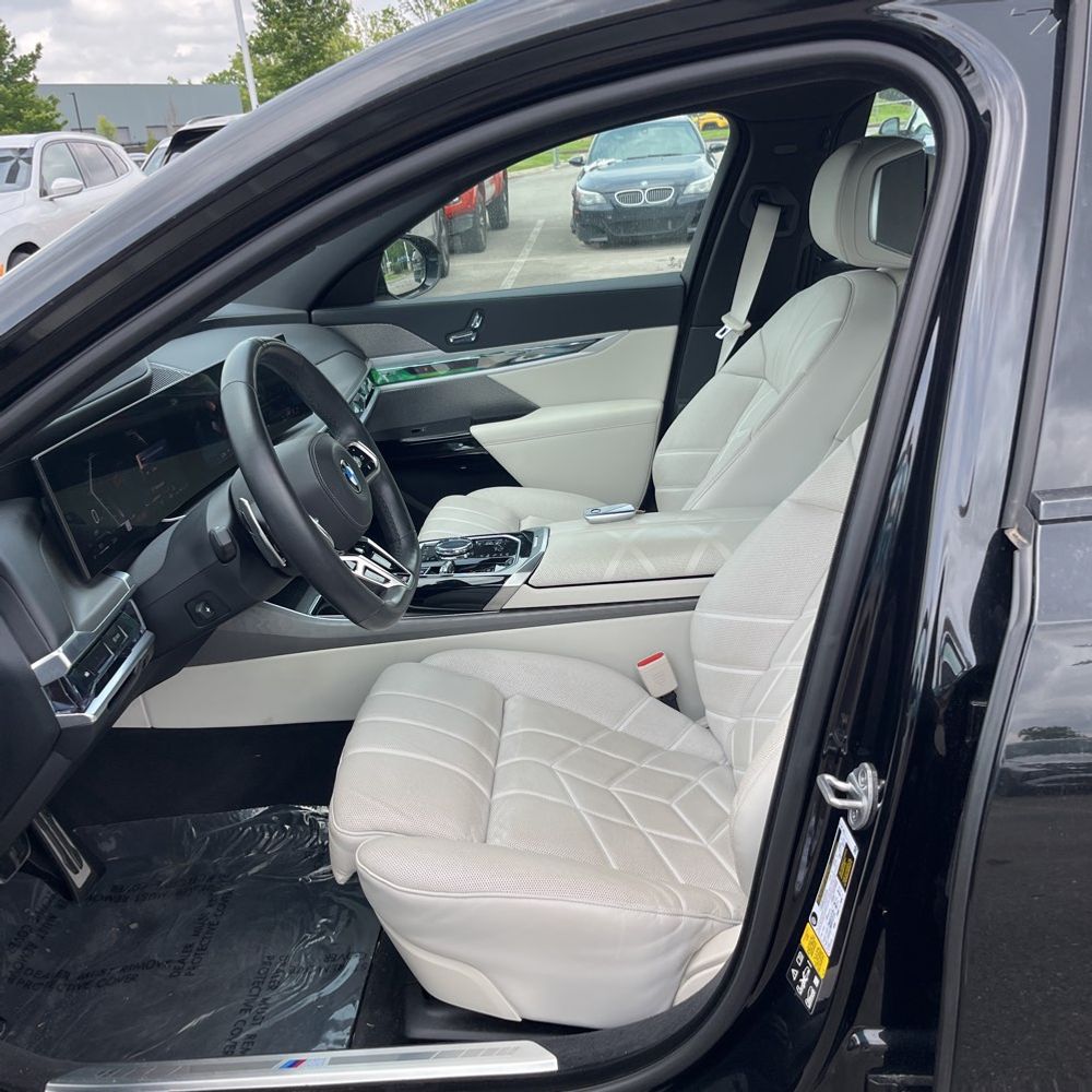 2023 BMW 7-Series 760xi