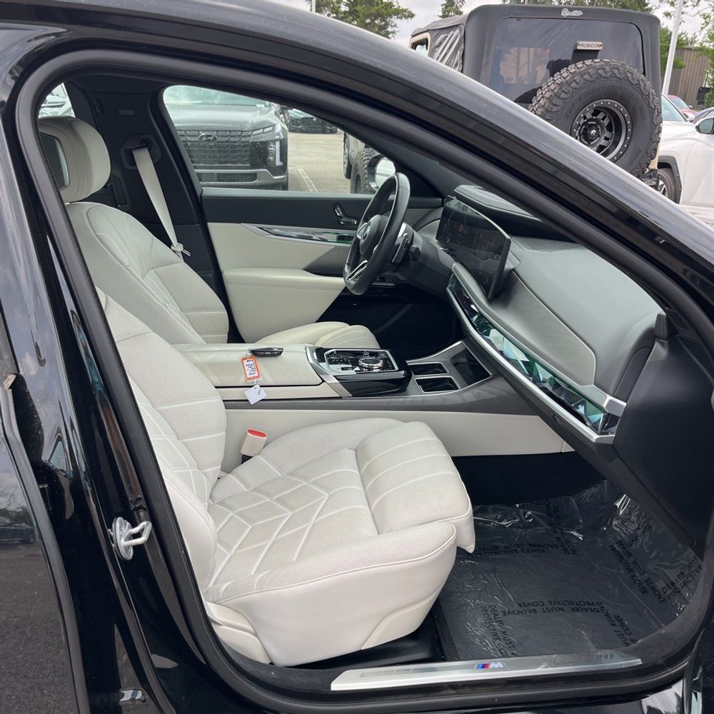 2023 BMW 7-Series 760xi