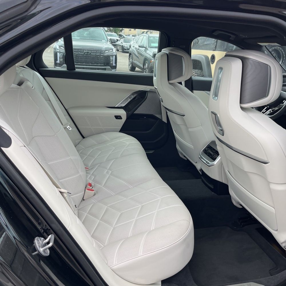 2023 BMW 7-Series 760xi
