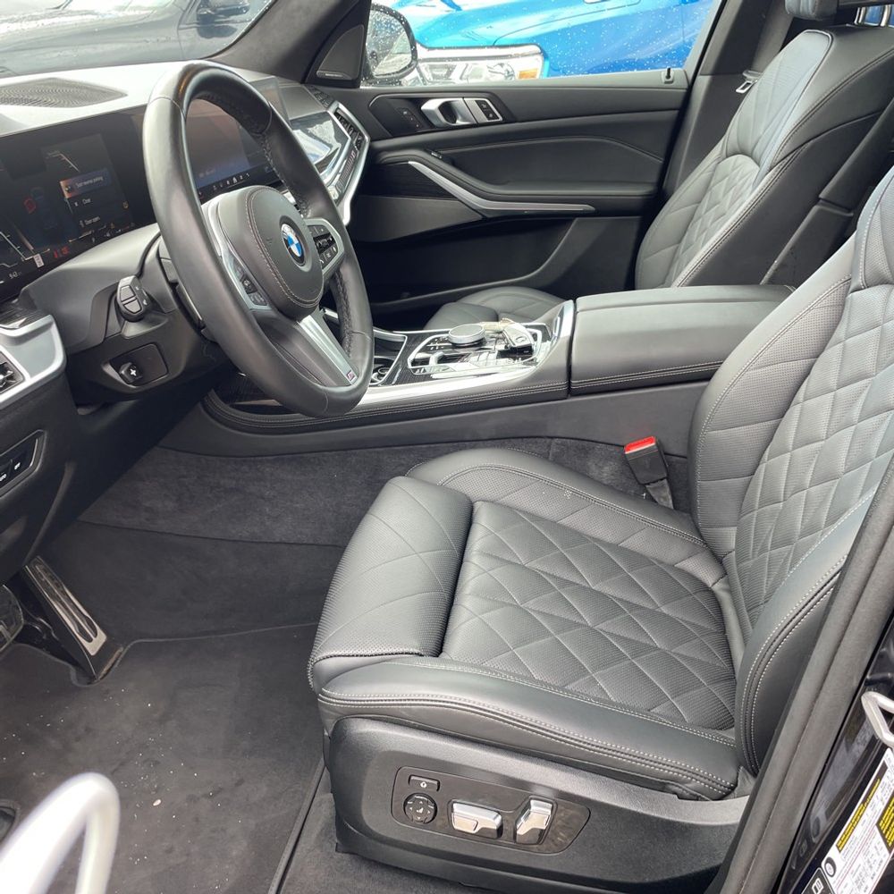 2025 BMW X7 XDrive40i