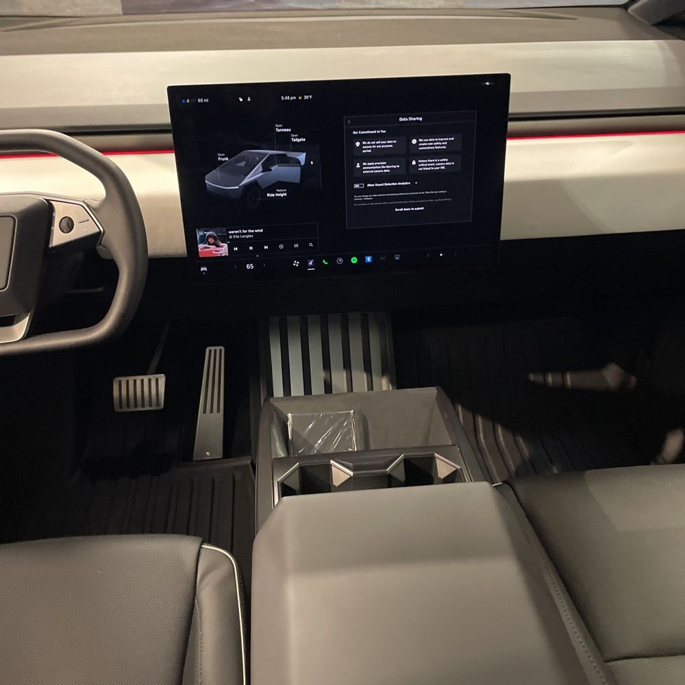 2024 Tesla Cybertruck Base