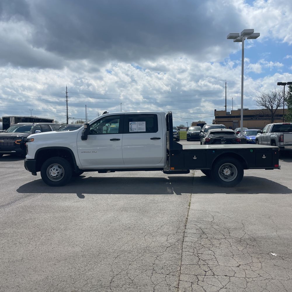 2026 Chevrolet Silverado 3500HD CC Work Truck