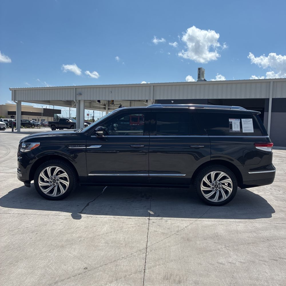 2022 Lincoln Navigator Reserve