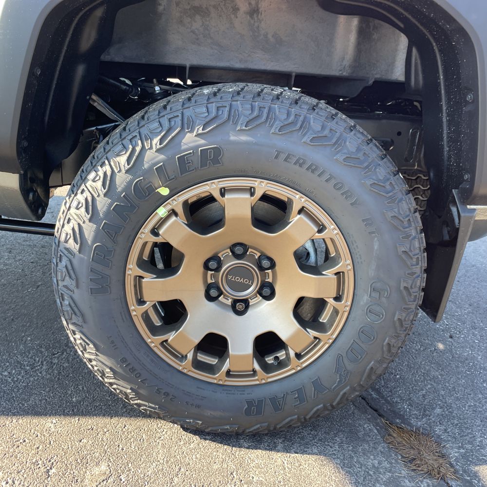 2024 Toyota Tacoma Trailhunter HV