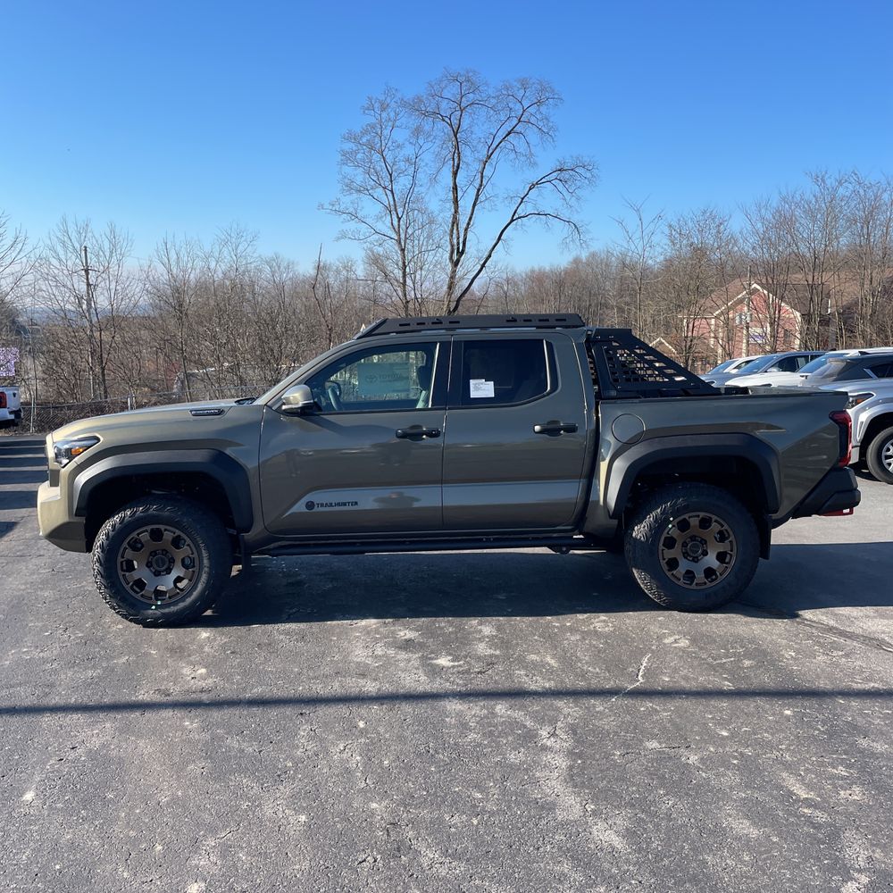 2024 Toyota Tacoma Trailhunter HV