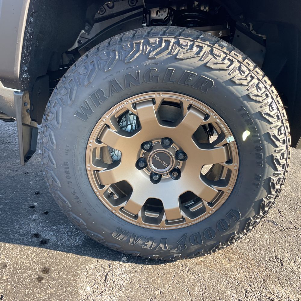 2024 Toyota Tacoma Trailhunter HV