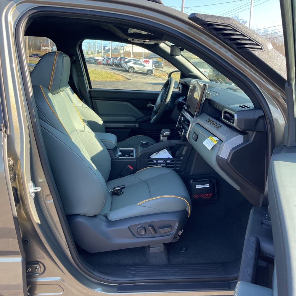 2024 Toyota Tacoma Trailhunter HV