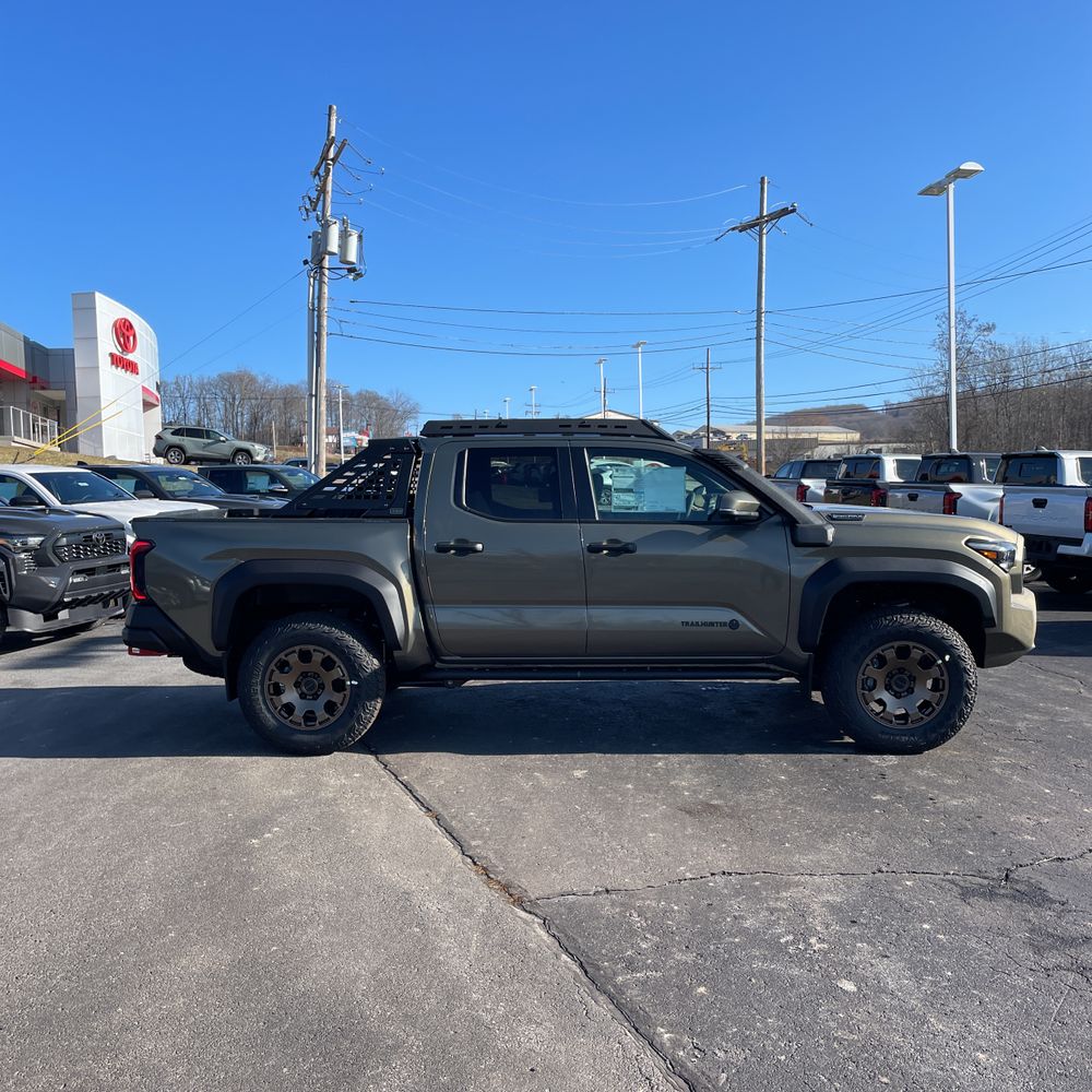 2024 Toyota Tacoma Trailhunter HV